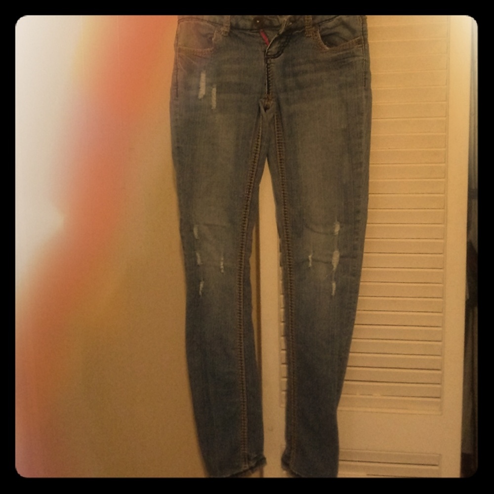 Almost Famous. Distressed skinny jeans